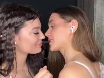 veluxe — Chaturbate stream photo (Apr 2026)