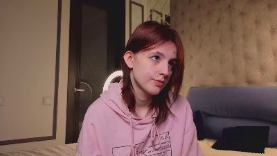 CarmeliaFilipi — webcam model online on cam4