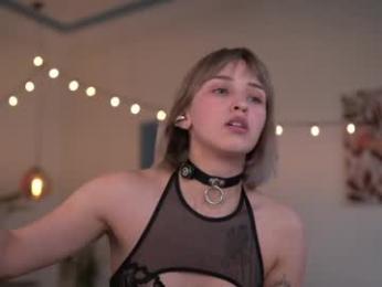 ms_dira — webcam model online on chaturbate