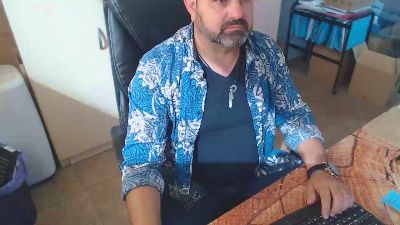 oscar_msng — webcam model online on cam4