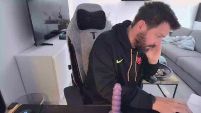 moi92160 — Cam4 stream photo (Apr 2026)