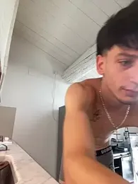 Leonardo0606 — webcam model online on stripchat