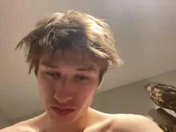 yourwhiteboy1 — webcam model online on stripchat
