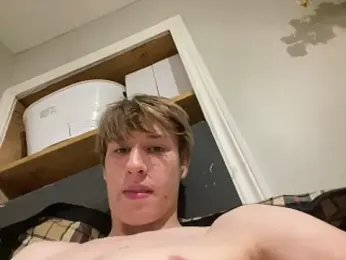 yourwhiteboy1 — webcam model online on stripchat