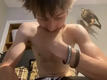 yourwhiteboy1 — webcam model online on stripchat