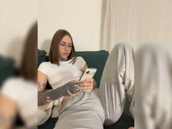 v_-_-_v — Bongacams stream photo (Jun 2026)