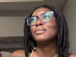 yoursecret1425 — webcam model online on camsoda