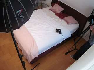 voyeurcam-julmodels-whitebed-2 — Camsoda stream photo (Apr 2026)