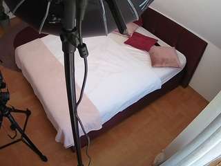 voyeurcam-julmodels-whitebed-2 — Camsoda stream photo (Apr 2026)