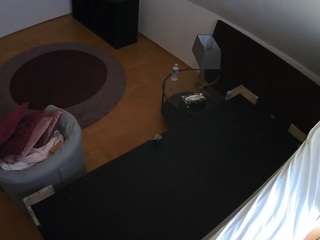 voyeurcam-julmodels-whitebed-2 — Camsoda stream photo (Apr 2026)