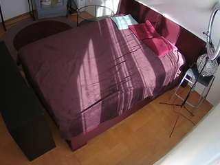 voyeurcam-julmodels-whitebed-2 — Camsoda stream photo (Apr 2026)