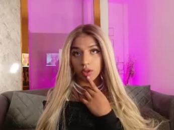chris_lohan — webcam model online on chaturbate