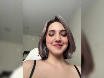 Honey_buns — webcam model online on bongacams