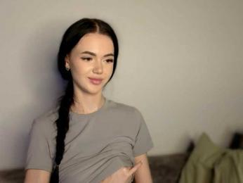 Lola-Lush — webcam model online on bongacams