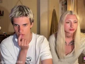 twl8vibe — webcam model online on chaturbate