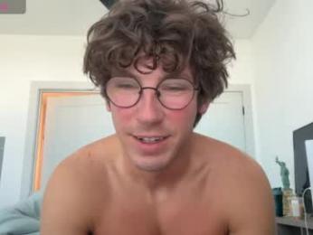 mizzo001 — Chaturbate stream photo (May 2026)