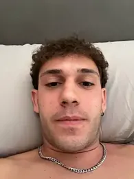 emanuel00220 — Stripchat stream photo (Jun 2026)