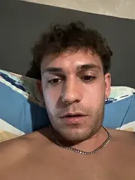 emanuel00220 — Stripchat stream photo (Jun 2026)