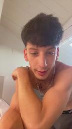 Leonardo250606 — webcam model online on cam4