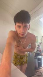 Leonardo250606 — webcam model online on cam4
