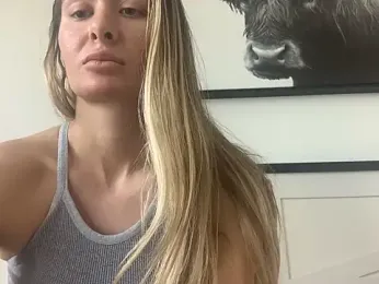 Alyssa_rhoades — webcam model online on stripchat