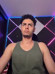 bigryann23 — webcam model online on stripchat