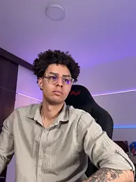 bigryann23 — Stripchat stream photo (Aug 2026)