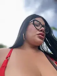 Issane_Peru — Stripchat stream photo (Apr 2026)