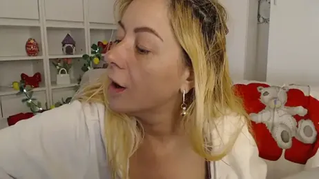 _karolynesyera_ — Stripchat stream photo (Apr 2026)