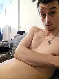 Chrisou73 — Stripchat stream photo (Apr 2026)