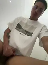 TavoHot_ — webcam model online on stripchat