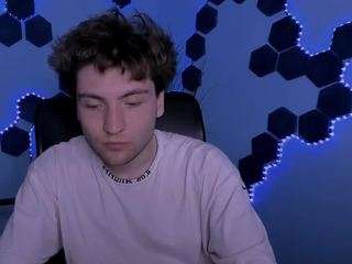 travis-wolf — Camsoda stream photo (Apr 2026)