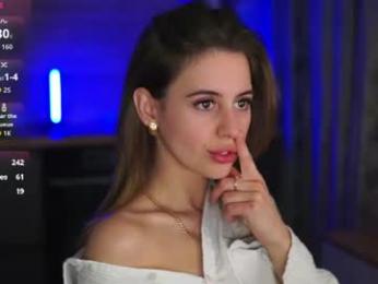plump_bums — webcam model online on chaturbate