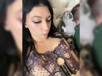 LuckyStar — webcam model online on bongacams