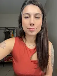 Carolini09 — webcam model online on stripchat