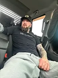 Beardedtattood — Stripchat stream photo (Apr 2026)