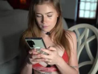 chloewildd — webcam model online on chaturbate