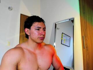 Alexander Classy — flirt4free