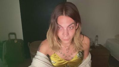 Sophiaat40 — webcam model online on cam4