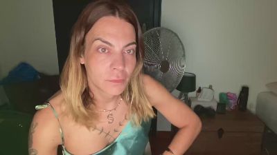 Sophiaat40 — webcam model online on cam4
