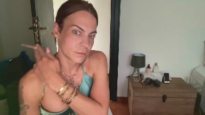 Sophiaat40 — webcam model online on cam4