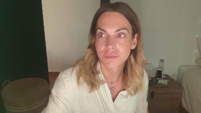 Sophiaat40 — webcam model online on cam4