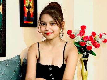 AdrianaReyez — livejasmin