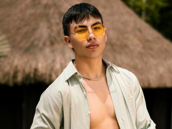 EthanSantori — webcam model online on livejasmin