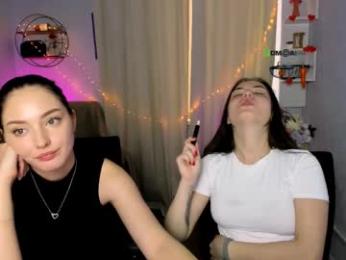 miki_nikki — Chaturbate stream photo (Apr 2026)