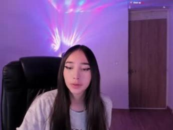 mikeyvioleta — webcam model online on chaturbate