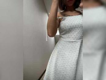 BabyDarii — webcam model online on bongacams