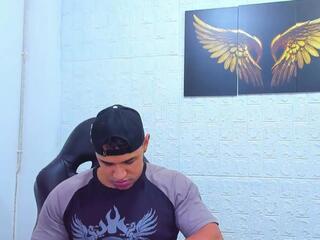 Aaron Velour — webcam model online on flirt4free