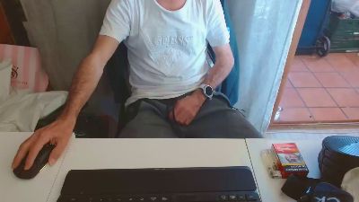 hucho40 — Cam4 stream photo (Apr 2026)