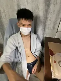 Zhang_yiovo — Stripchat stream photo (Sep 2026)